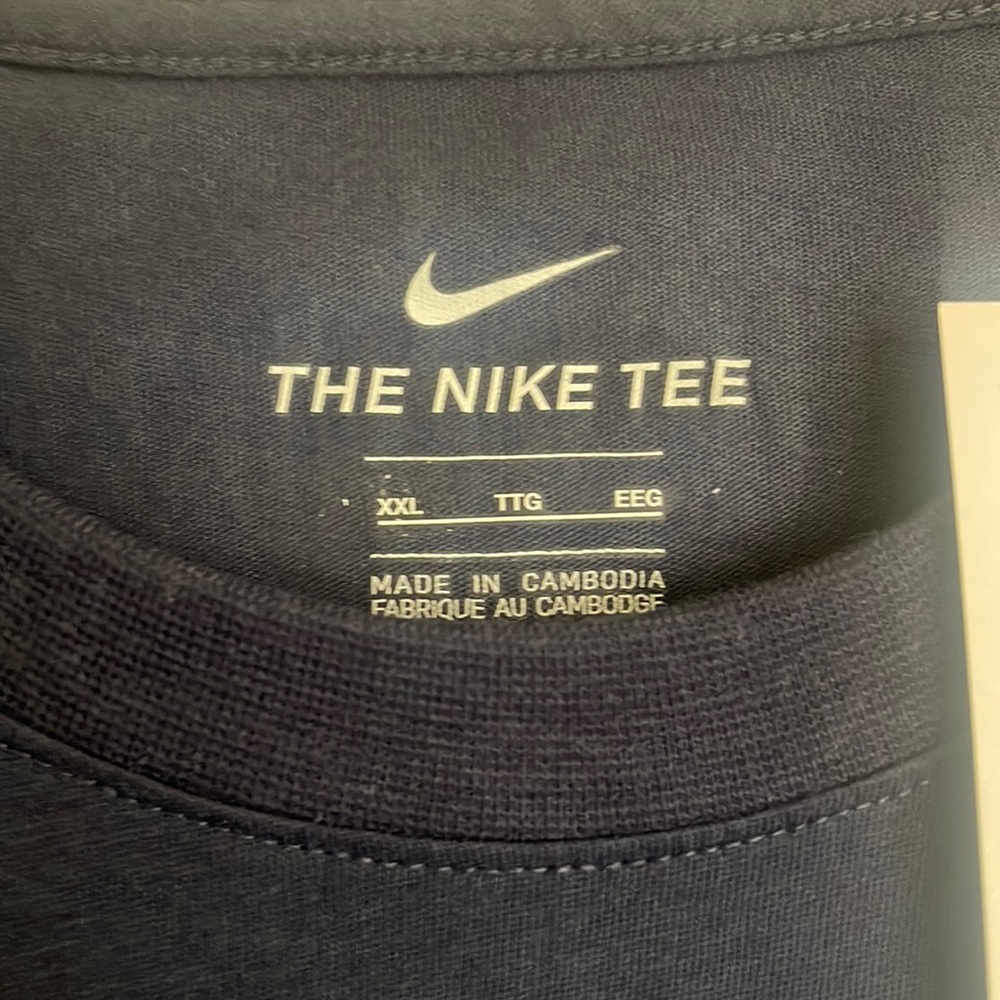 Nike short sleeve tee